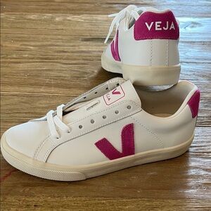Veja Women's White and Pink Sneakers